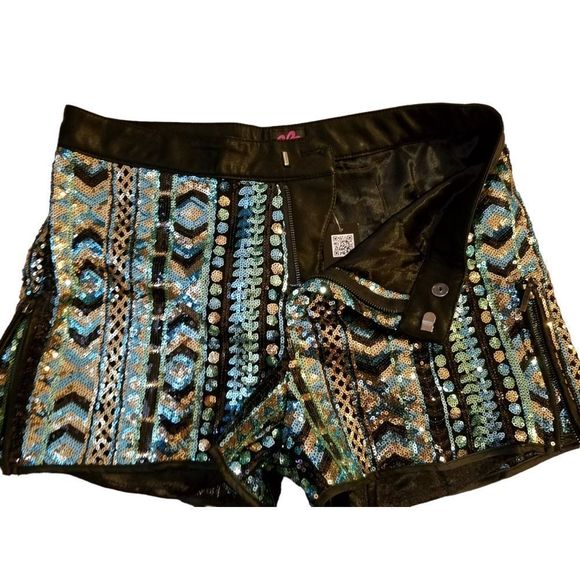 Bebe Tribal Sequin Shorts. Size Small. NWT. - Picture 3 of 9